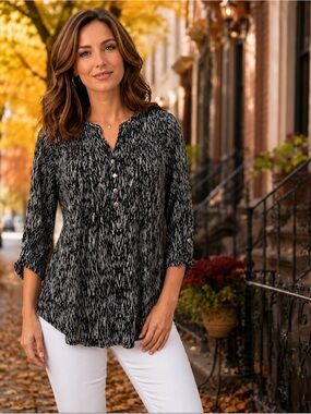 AVA & Grace designs black and white top